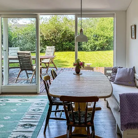 3 Bedroom Cozy In Dom wakacyjny Vejby