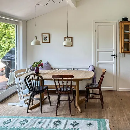 Dom wakacyjny 3 Bedroom Cozy In